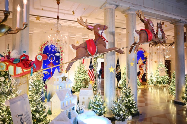 US-POLITICS-HOLIDAY-DECORATIONS