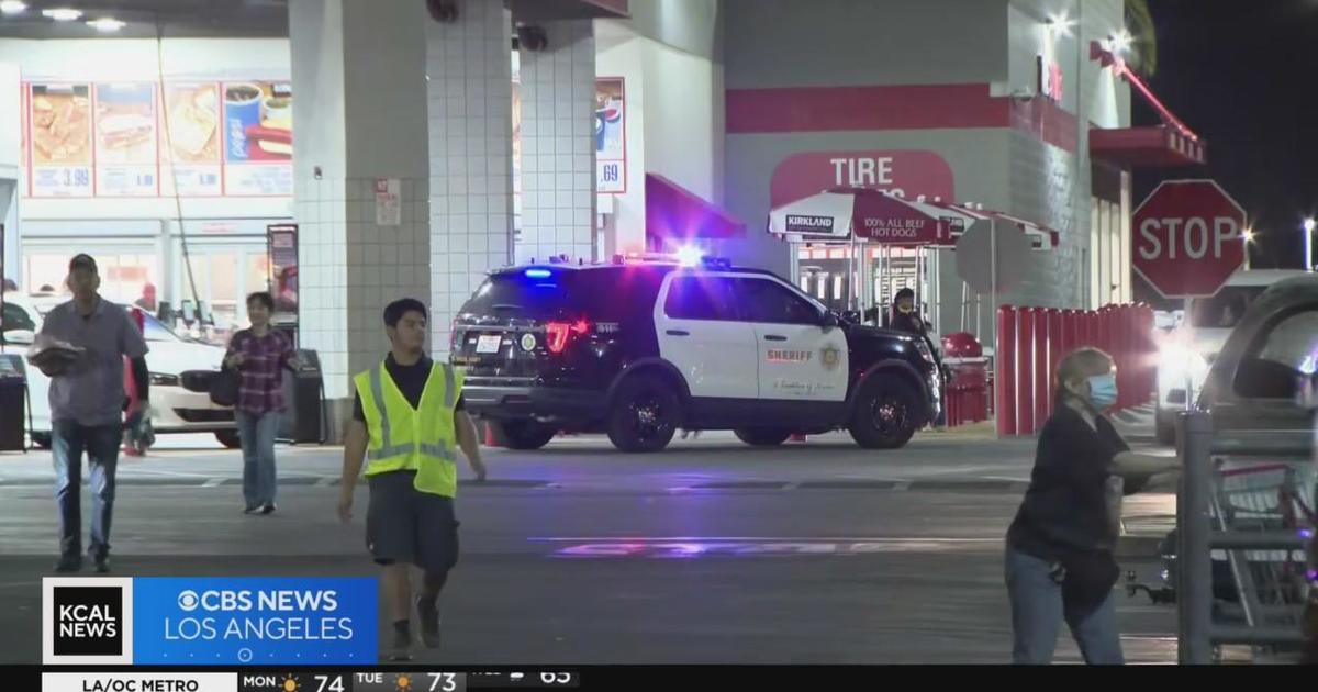 Woman dragged through Costco parking lot during robbery - CBS Los Angeles