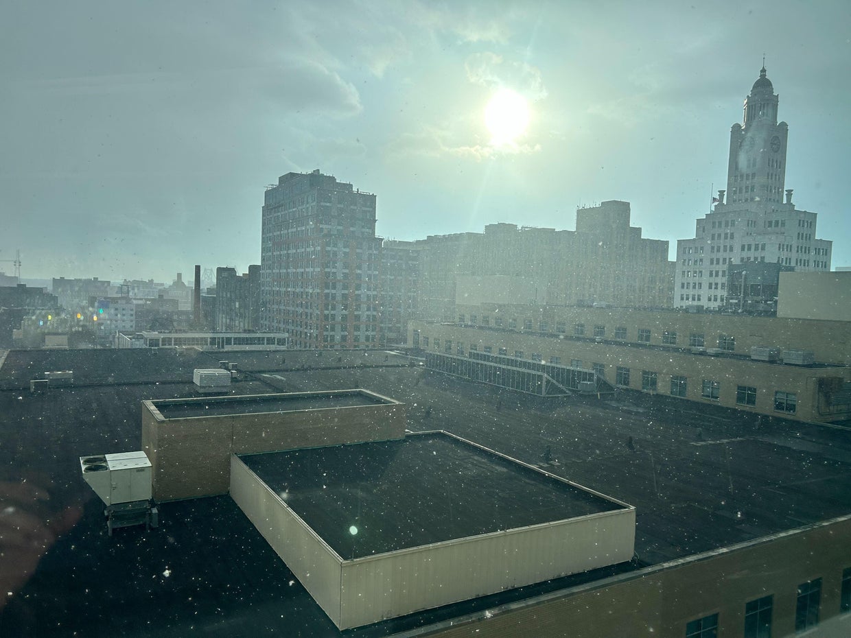 Snow falling in Philadelphia, Pa. suburbs after blast of arctic air ...