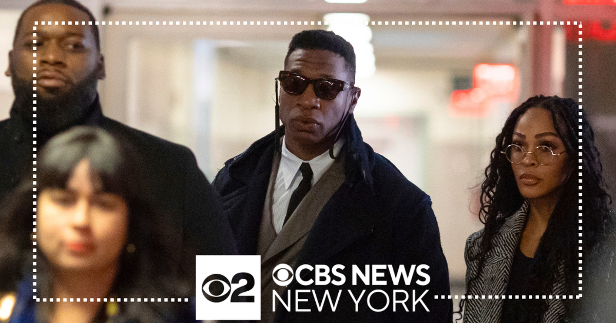 Jonathan Majors in court as domestic violence trial begins - CBS New York