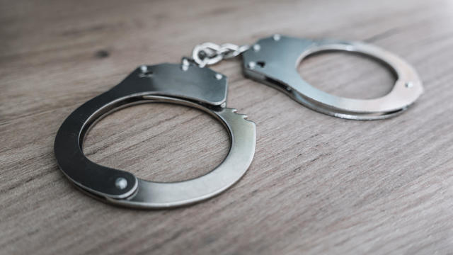 Handcuffs for prisoner restraints 