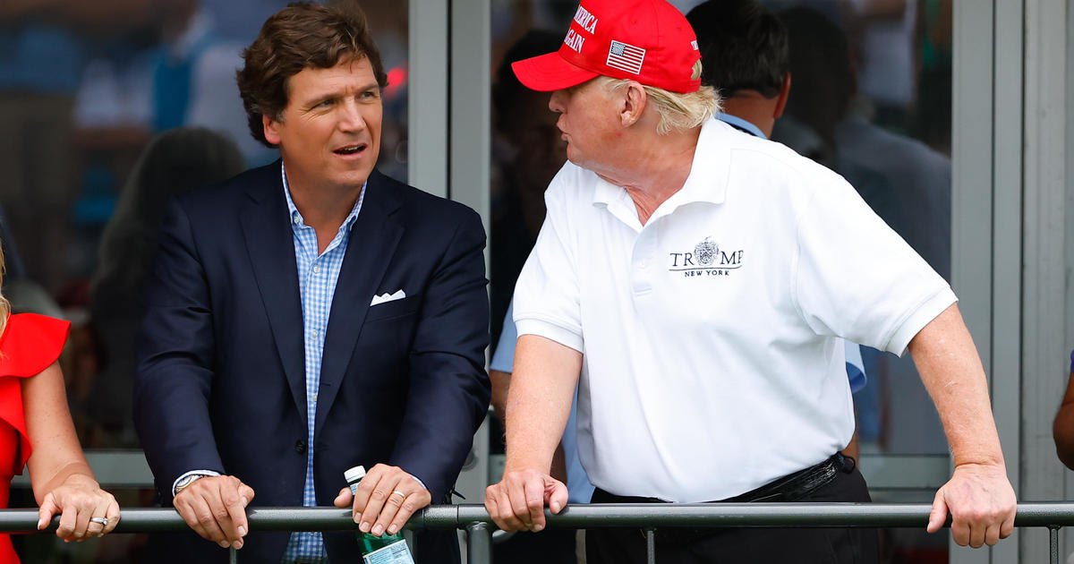 Tucker Carlson once texted he hated Trump "passionately." Now he's endorsing him for president.