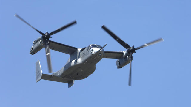 US Marines Bell Boeing MV-22B Osprey in the flying-display at the 2006 Farnborough International Airshow 
