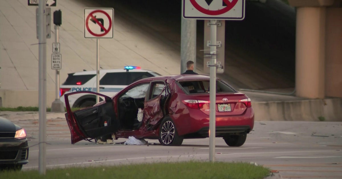 Strike-and-operate crash shut down targeted traffic on NW 27th Avenue at SR 836/Dolphin Expressway Strike-and-operate crash shut down targeted traffic on NW 27th Avenue at SR 836/Dolphin Expressway