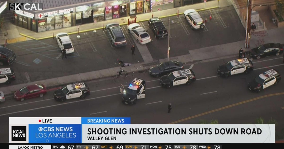 Police shoot assault suspect in Valley Glen - CBS Los Angeles