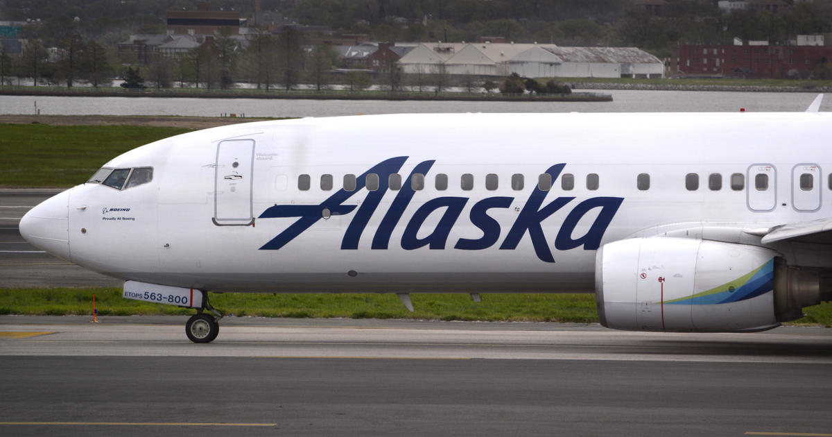 Alaska Airlines buys Hawaiian Airlines in a $1.9 billion deal