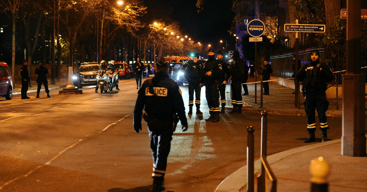 Paris stabbing attack leaves 1 dead; suspect arrested