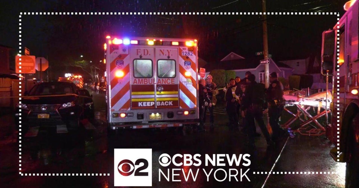 At least 3 dead in Queens stabbing - CBS New York