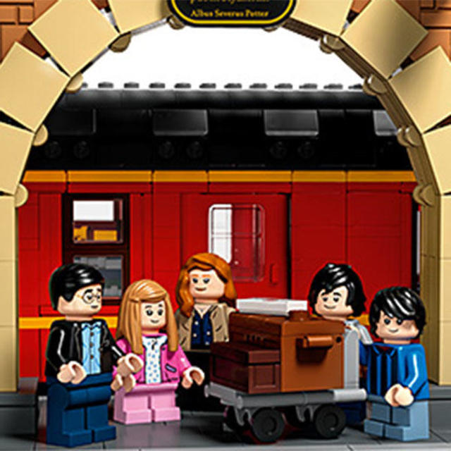 Massive Harry Potter Hogwarts Castle From 1,000,000 LEGO Bricks WORLD  RECORD 
