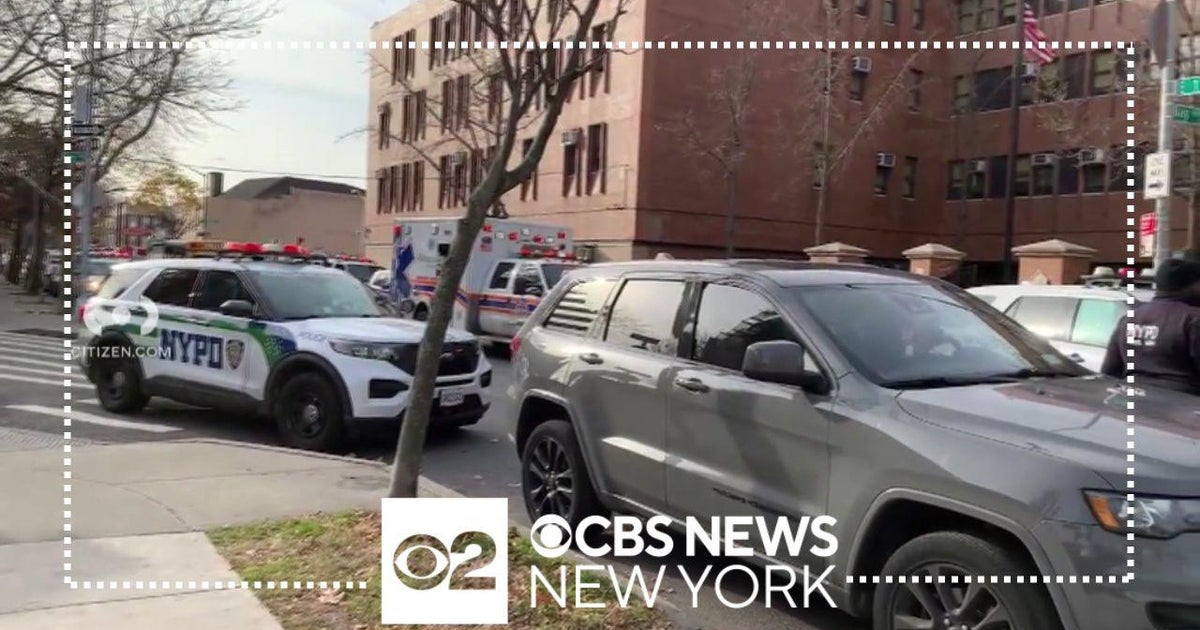 Teen in custody after stabbing at Brooklyn high school - CBS New York