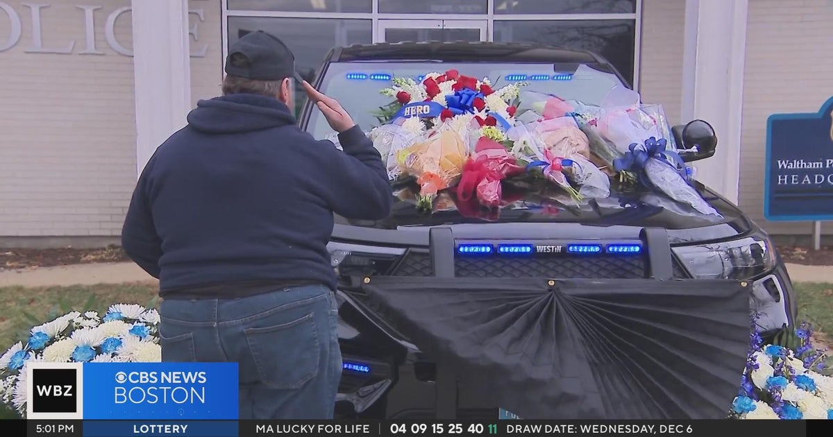Man charged in crash that killed police officer and National Grid ...