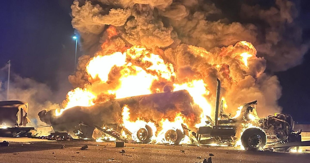 Fuel tanker crashes on Florida Turnpike, sending massive fireball, plume of smoke into the air Fuel tanker crashes on Florida Turnpike, sending massive fireball, plume of smoke into the air