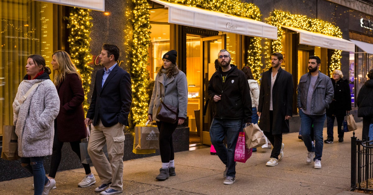 وجد استطلاع لشبكة سي بي إس نيوز أن الأمريكيين يشعرون بتأثير التضخم على مستويات المعيشة والفرص وجد استطلاع لشبكة سي بي إس نيوز أن الأمريكيين يشعرون بتأثير التضخم على مستويات المعيشة والفرص