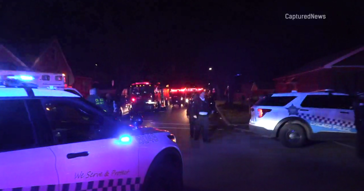 Police: Teen opens fire, wounds three on Chicago's South Side - CBS Chicago