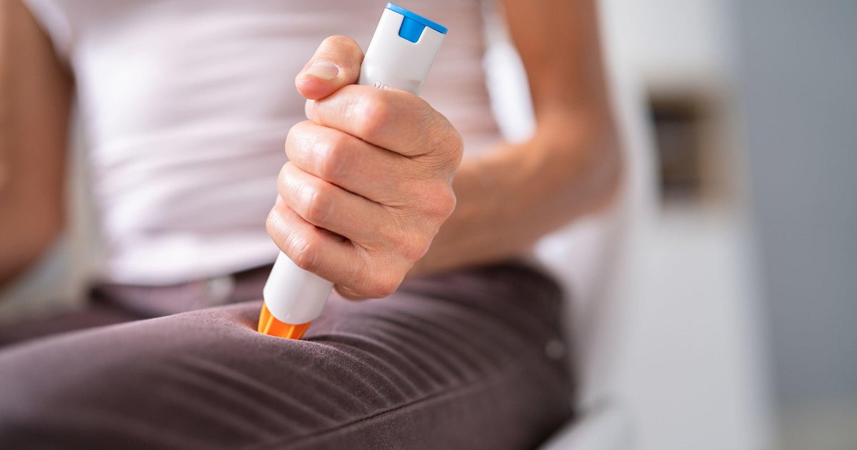 Top Senate Democrats desire airlines have EpiPens on flights