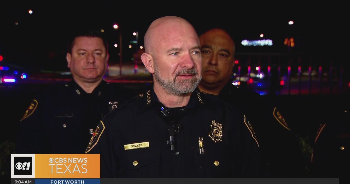 3 police officers on leave following shootout in Fort Worth - CBS Texas