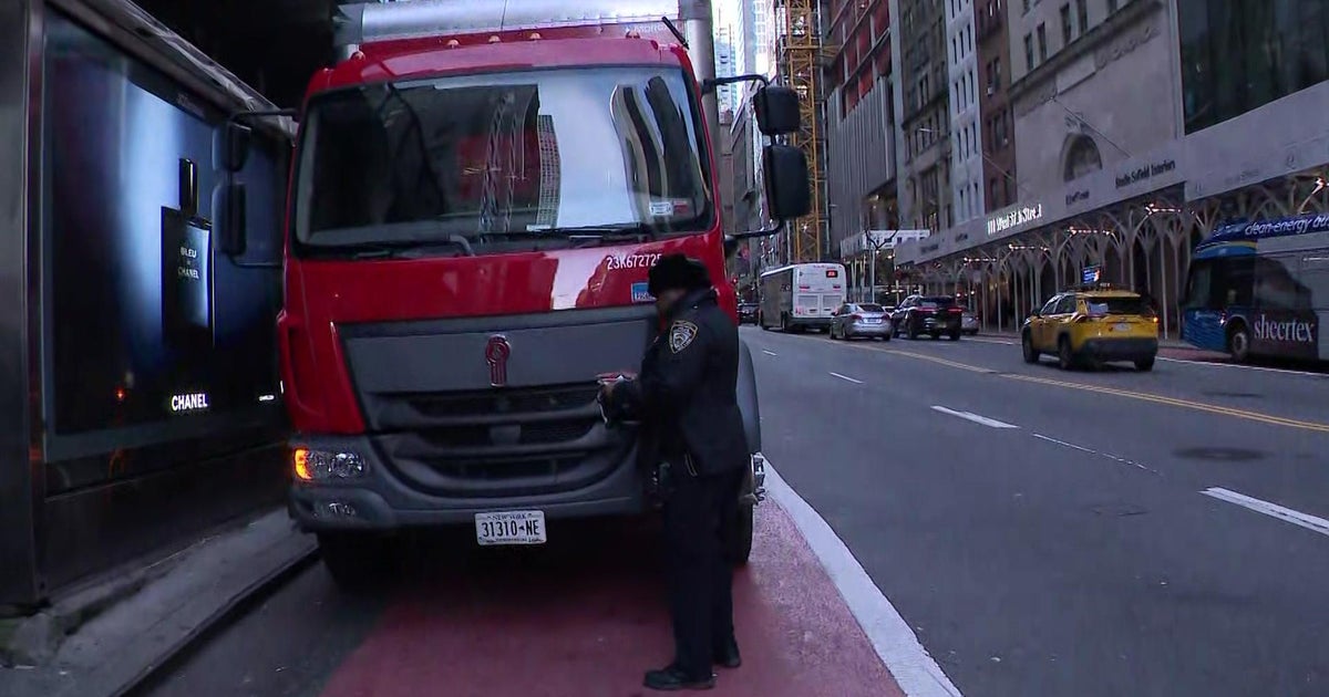 New York City traffic agents cracking down on drivers blocking bus ...