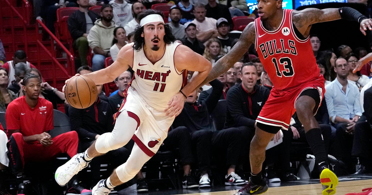 Bulls hang on to conquer Heat 124-116 Bulls hang on to conquer Heat 124-116