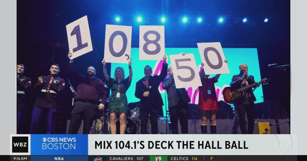 Mix 104 1 s karson kennedy on performing at the deck the hall ball