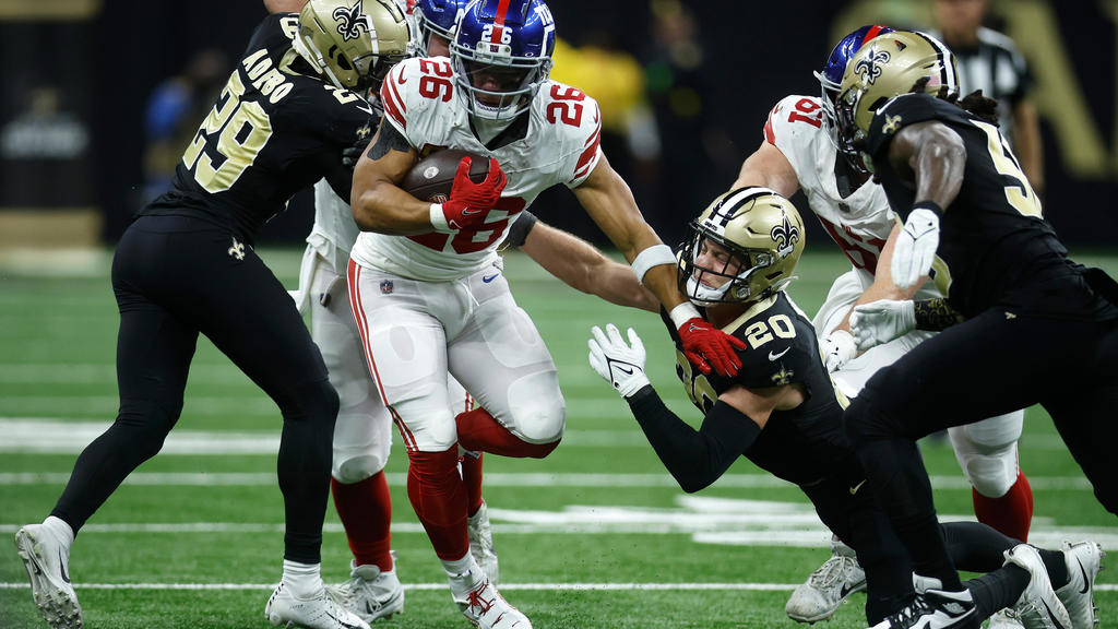 Tommy DeVito sacked 7 times, Saints beat up Giants