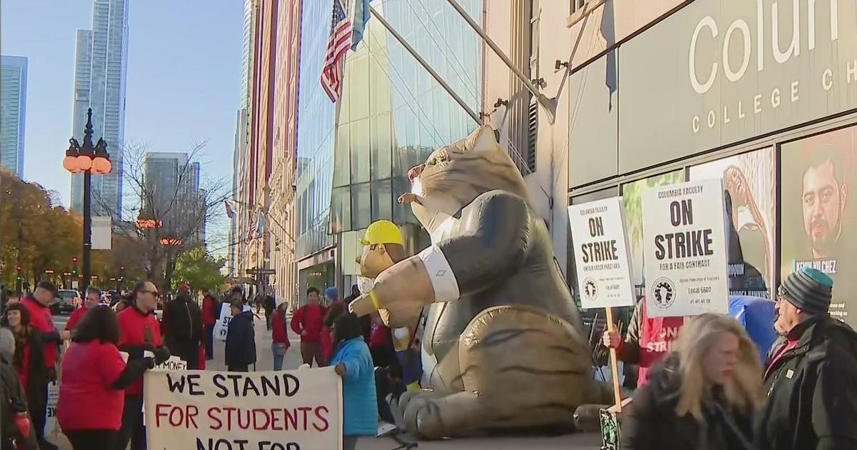 Part-time faculty members strike at Columbia College Chicago