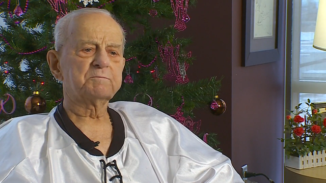 anvato-6490115-wcco-archive-beloved-minn-hockey-coach-fights-stomach-cancer-22-629358.png 