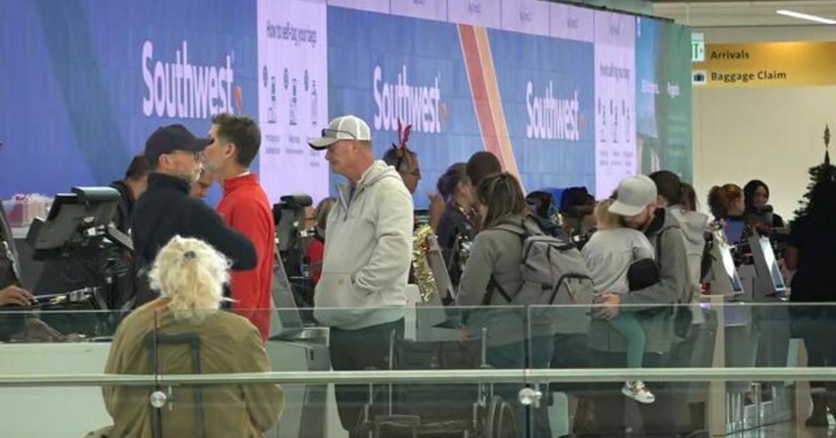 Ваканционните пътувания са в разгара си, докато летищата се подготвят за чупещи рекорди тълпи