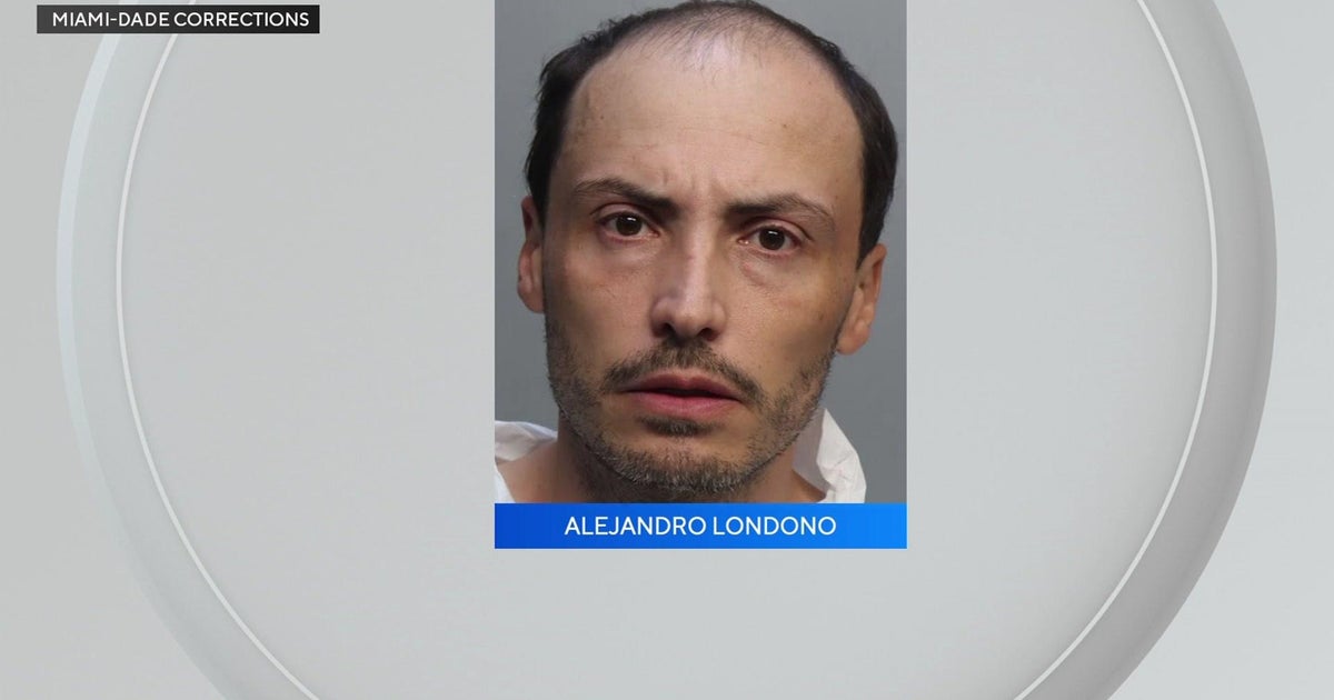 Guy accused of exposing himself to young lady at Sunny Isles Beach resort
