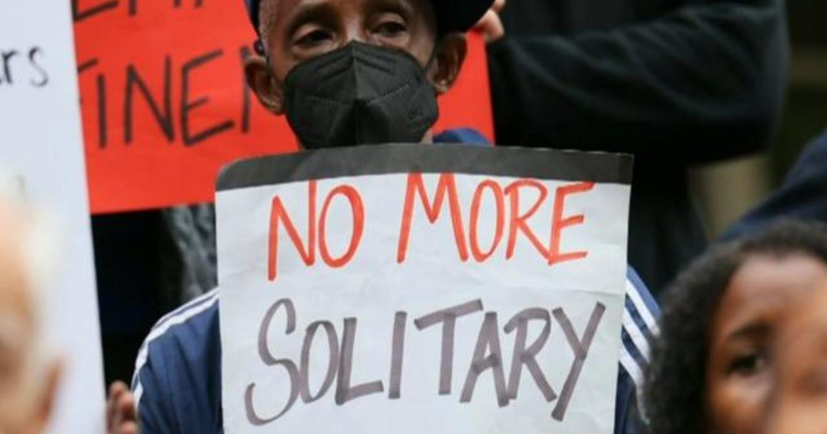 New York City Council Votes To Ban Most Uses Of Solitary Confinement Heres Why Breaking Now 4338