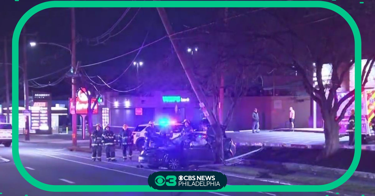 18-year-old dies after crashing car into electrical pole in Northeast ...