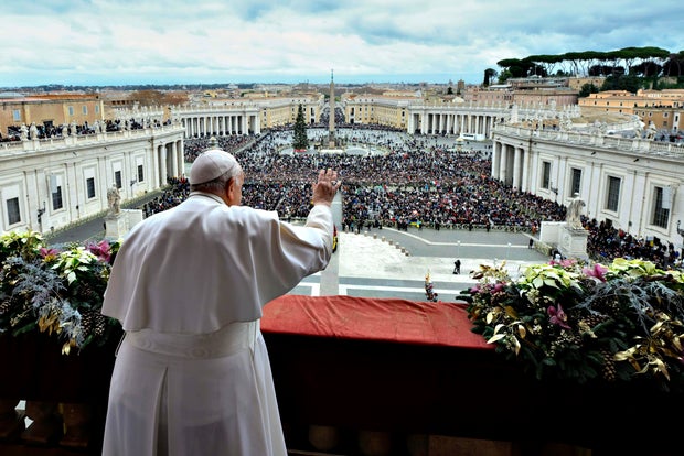 Photos of Christmas 2023 around the world