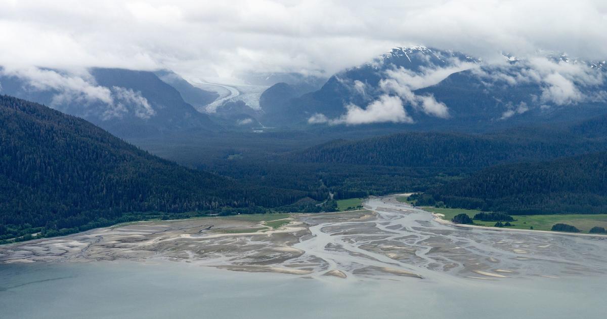 Днодневното издирване в частично замръзналата река Ийгъл в югоизточна Аляска