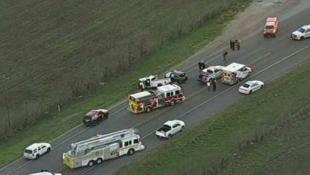 6 killed in Cleburne crash