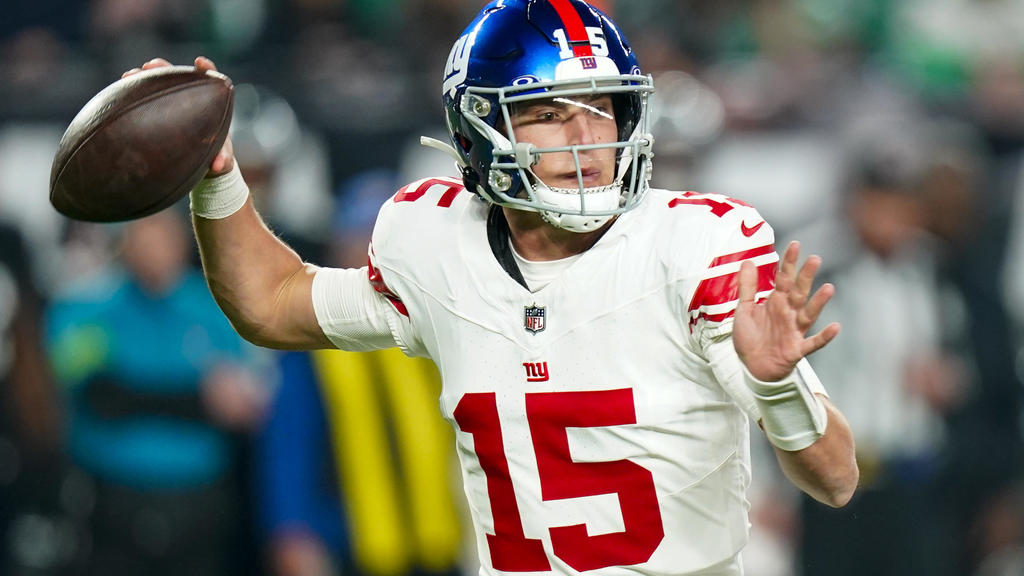 Tommy DeVito benched at halftime, New York Giants lose to Philadelphia
Eagles 33-25 on Christmas