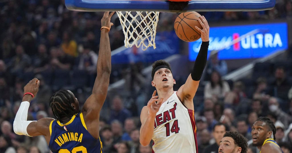 Miami Warmth beat Warriors 114-102 for 4th straight gain with Tyler Herro scoring 26 points Miami Warmth beat Warriors 114-102 for 4th straight gain with Tyler Herro scoring 26 points