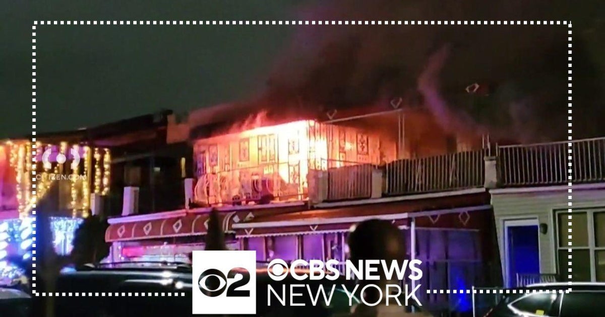 1 dead, 3 injured in Bronx house fire - CBS New York