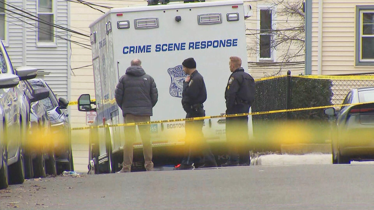 Man found shot dead on High Street in Boston on New Year's Day - CBS Boston