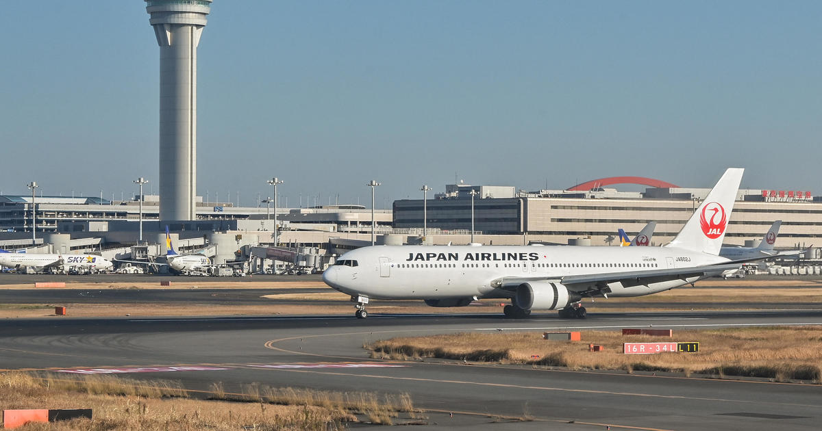 Самолет се запали на пистата на летище Ханеда в Токио в Япония