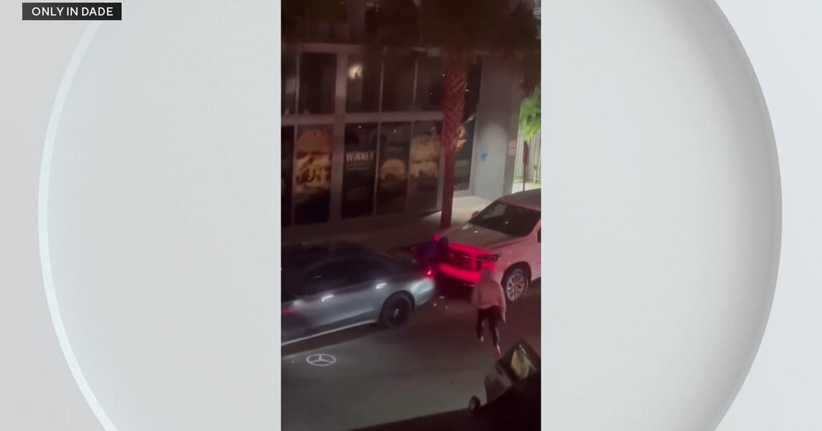 Wild shoot-out outdoors Wynwood apartments, no a person was hurt Wild shoot-out outdoors Wynwood apartments, no a person was hurt