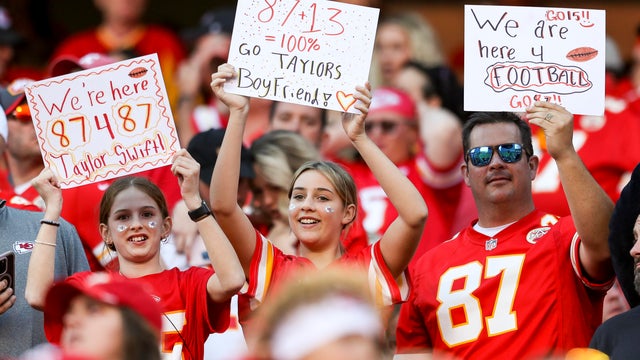 Los Angeles Chargers v Kansas City Chiefs