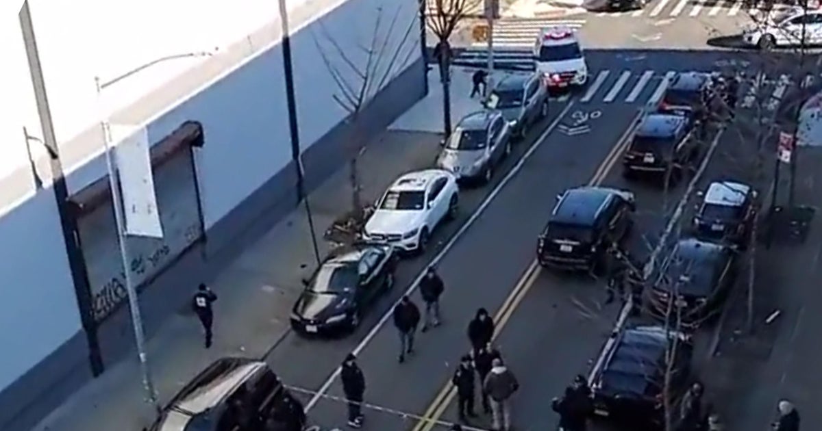 Man shot by police in Brooklyn - CBS New York