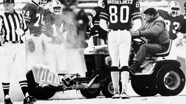 Football Games Partiots vs Dolphins 1982