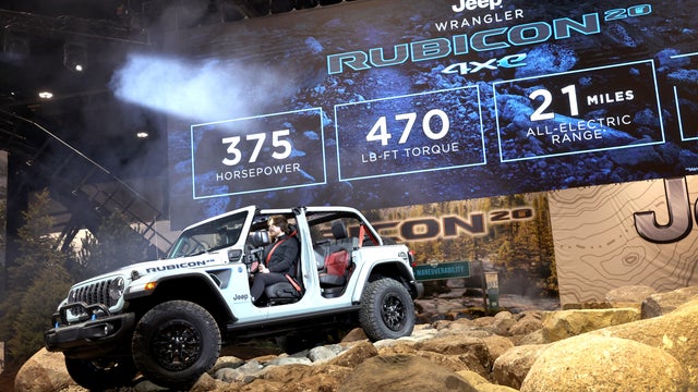 Chicago Auto Show Holds Its Media Preview Before Weekend Opening
