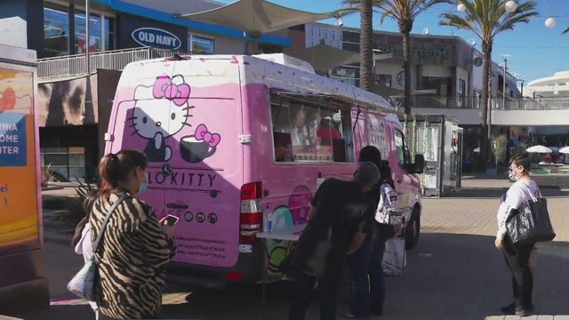 hello-kitty-cafe.jpg 