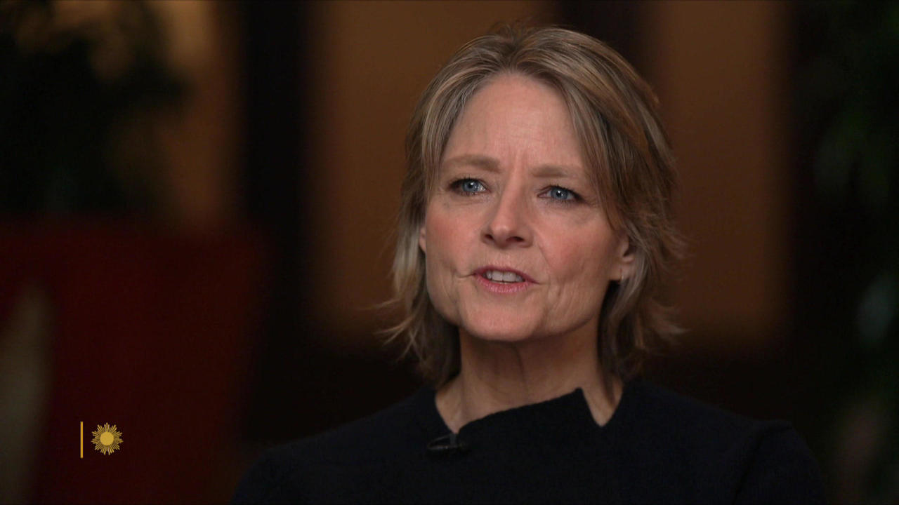 Jodie Foster on Nyad and True Detective: Night Country - CBS News