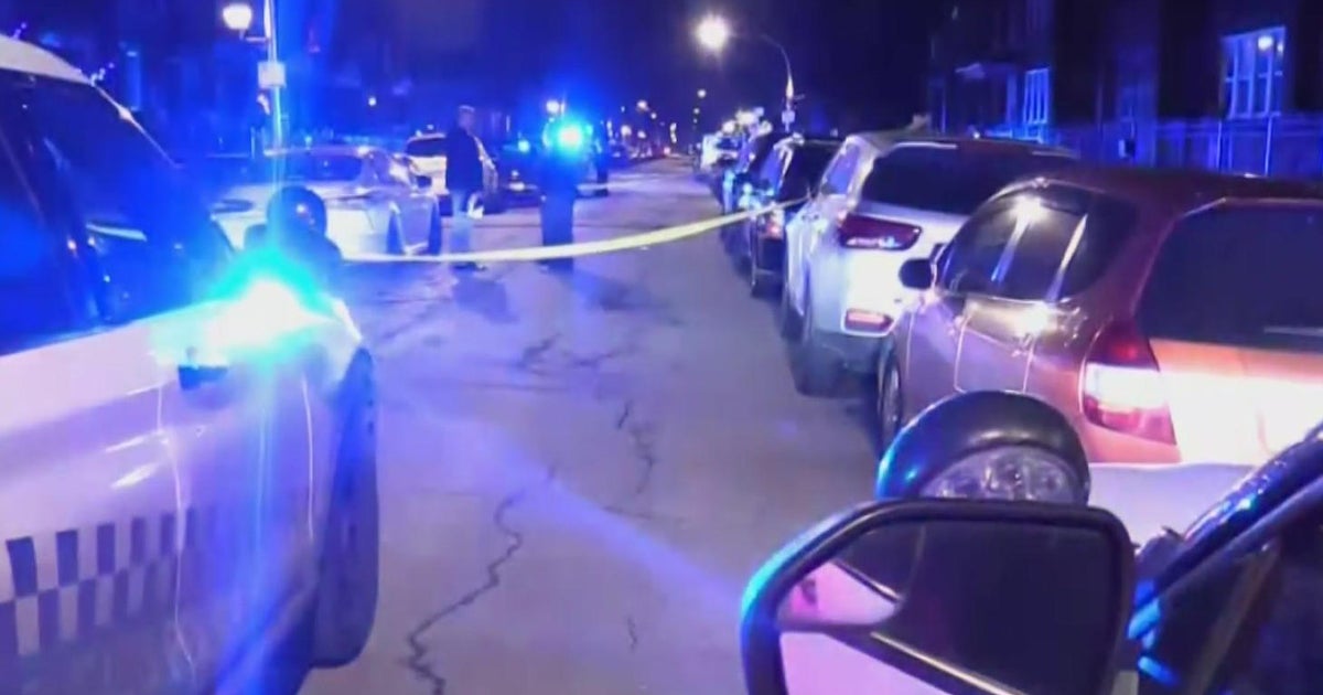 Delivery driver shot on Chicago's West Side - CBS Chicago
