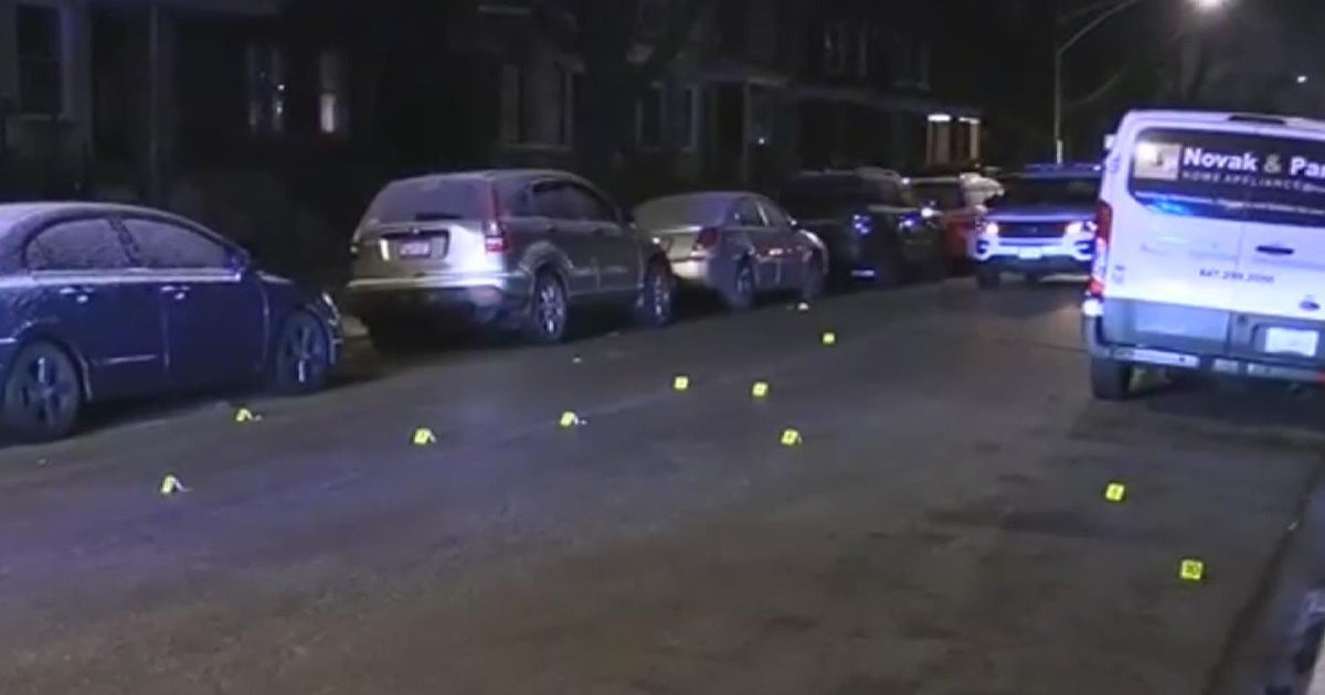 Delivery driver shot on Chicago's West Side - CBS Chicago
