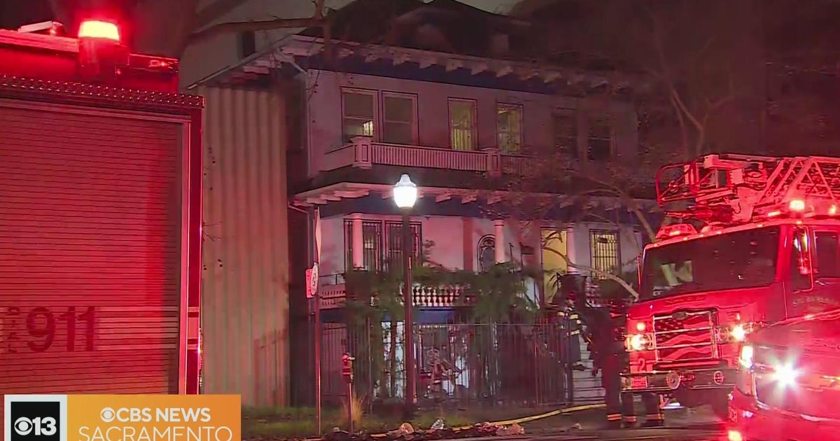 Fire breaks out at two buildings in downtown Sacramento