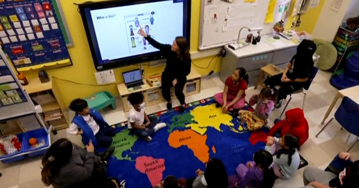 Училищата в Ню Йорк изпитват напрежение от вълната от мигранти