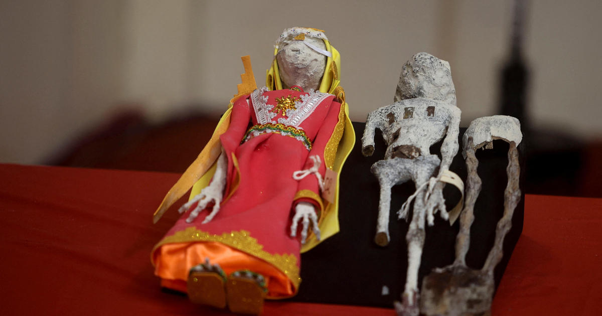 “Aliens” found in Peru are actually dolls made of bones, forensic experts declare